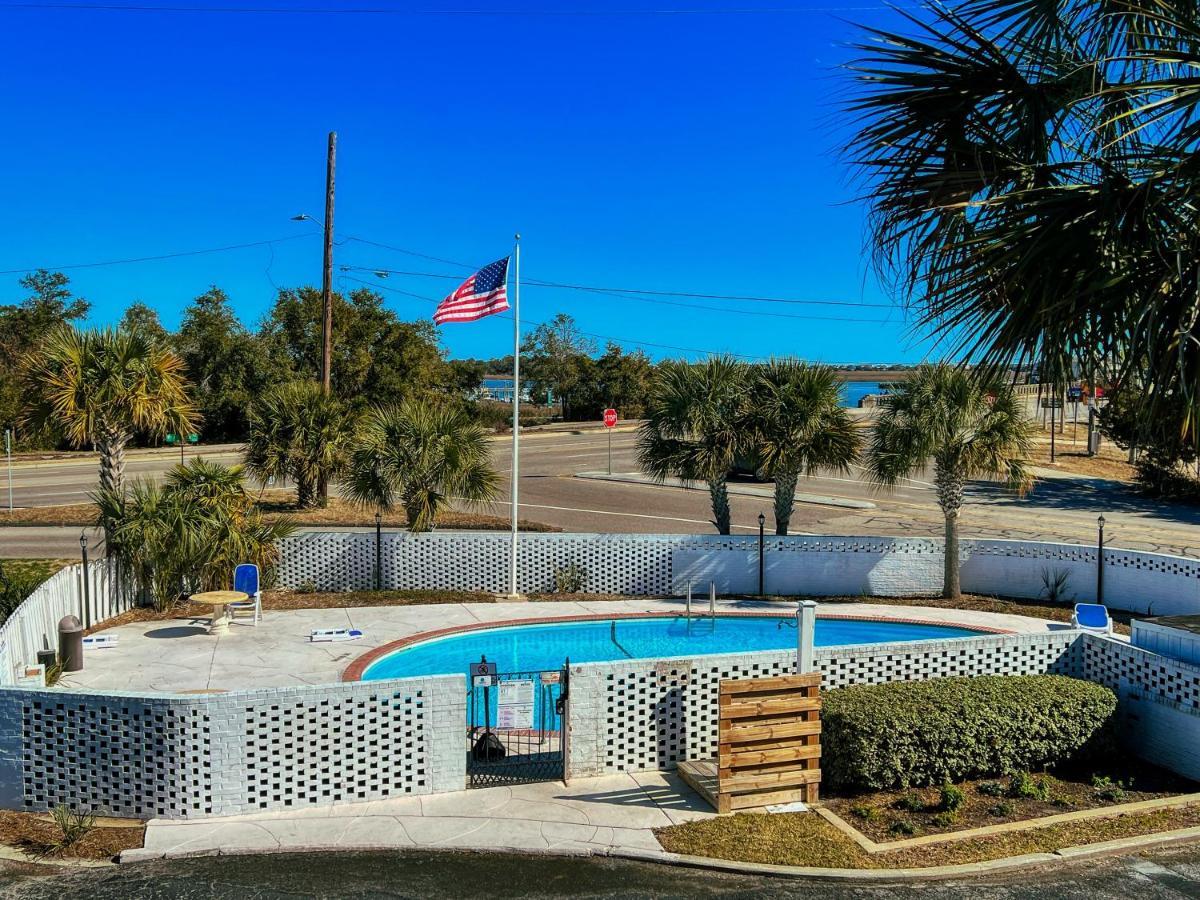 Waterway View Studio 2 W/ Pool, 1 Mile To Wrightsville Beach Wilmington Extérieur photo